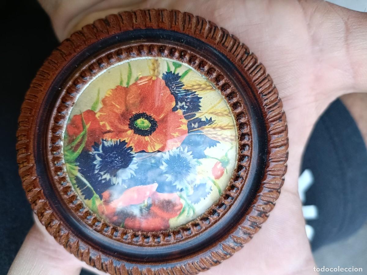 Vintage: Peque&ntilde;o vintage cuadrito motivo flores en madera . diana