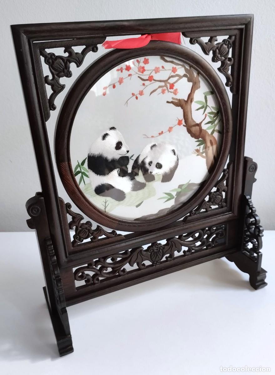 Vintage: Decorativa pieza de sobremesa con bordado Su de osos panda en seda realizada a mano China