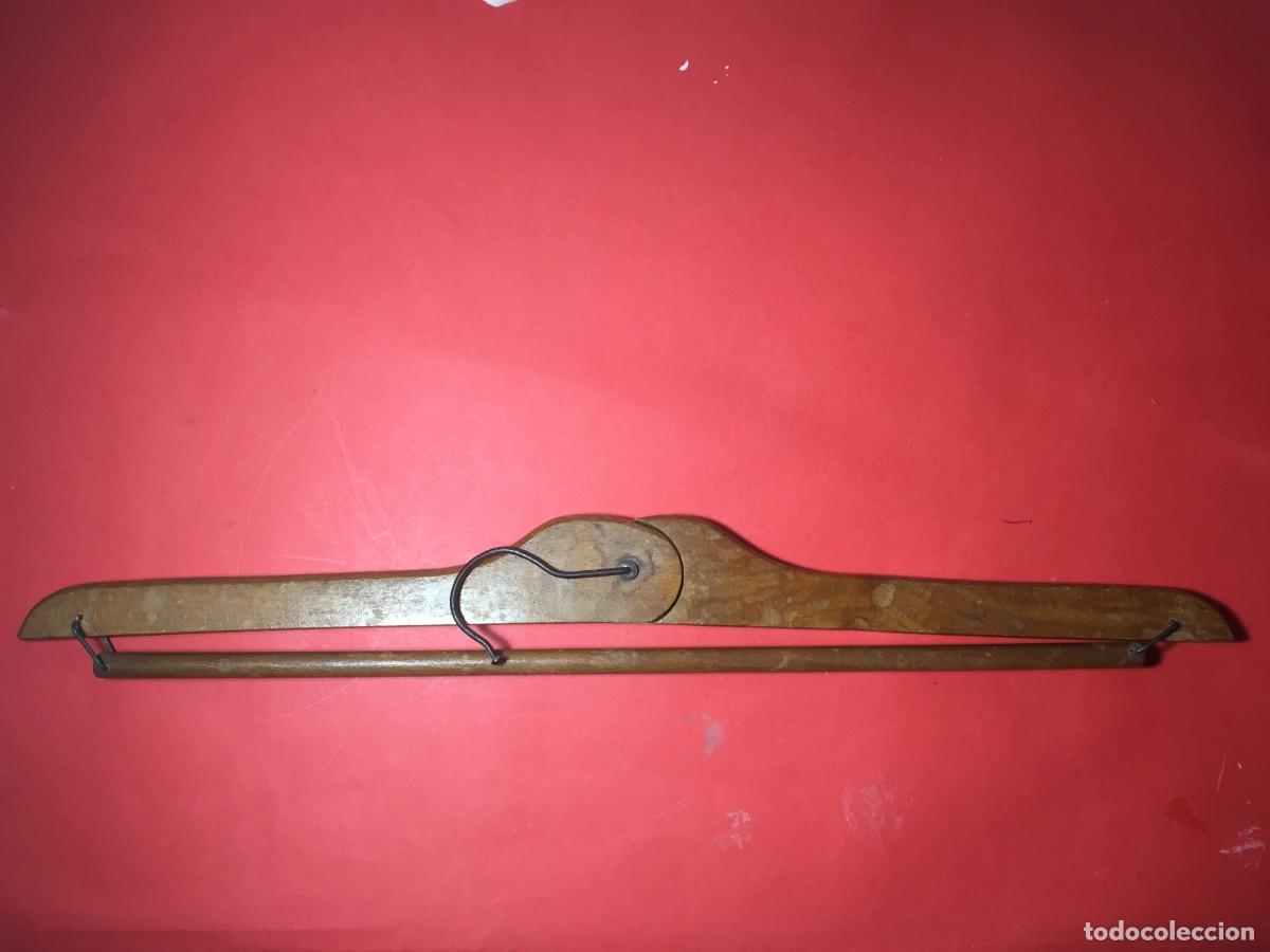 Vintage: Antigua percha de madera plegable de viaje - Foto 2