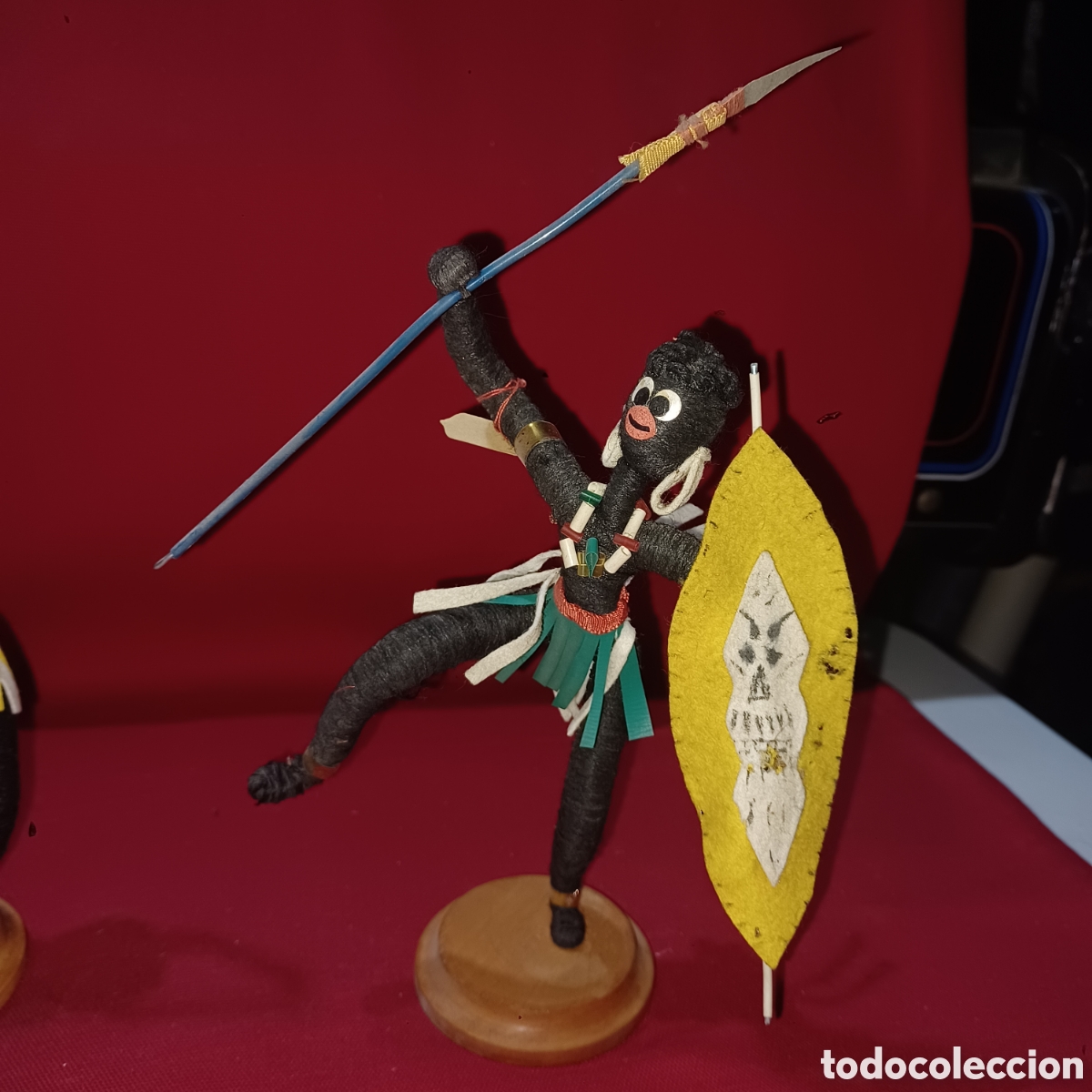 Vintage: Pareja de guerreros africanos de fieltro y alambre con base de madera a&ntilde;os 50 - 60