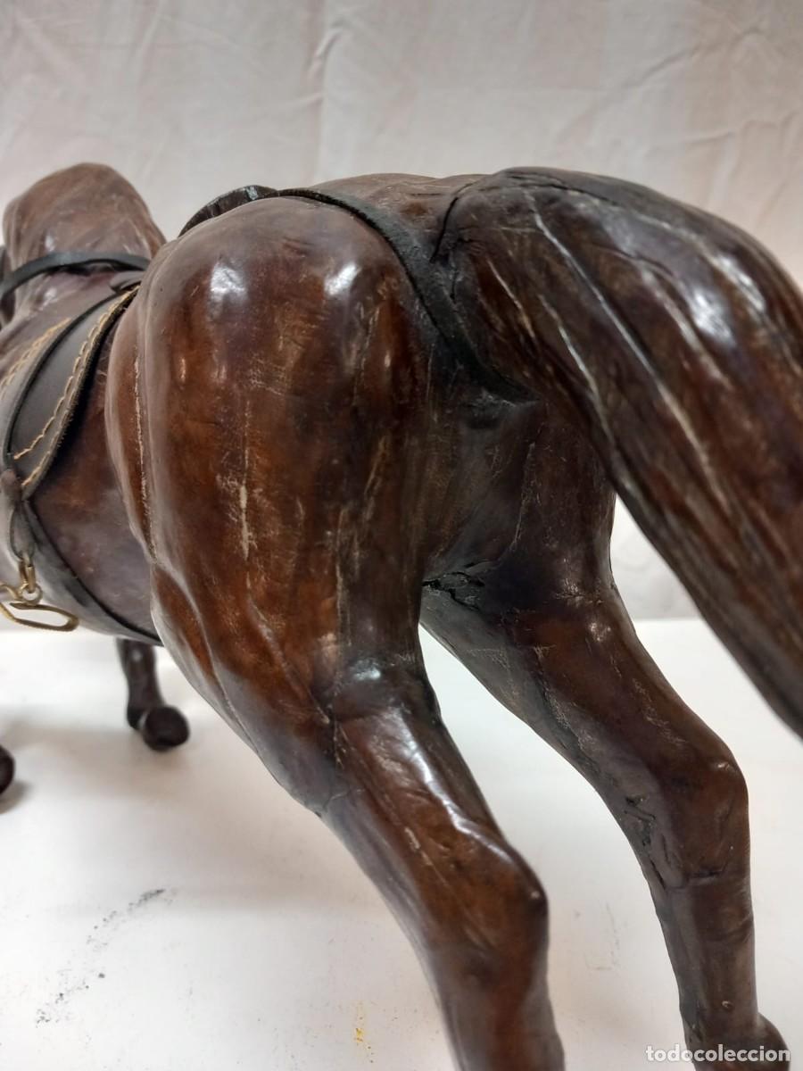 Vintage: Figura de caballo en cuero - Foto 6