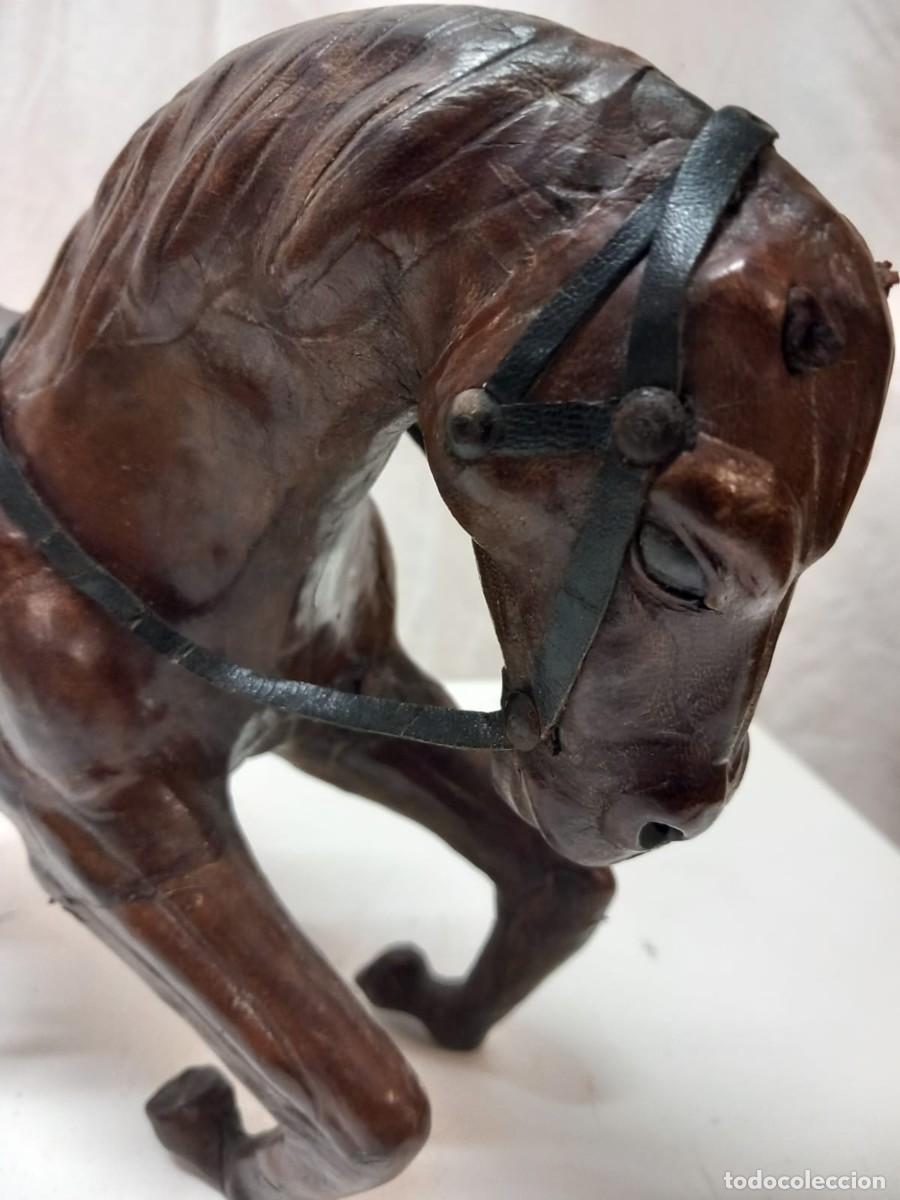 Vintage: Figura de caballo en cuero - Foto 16