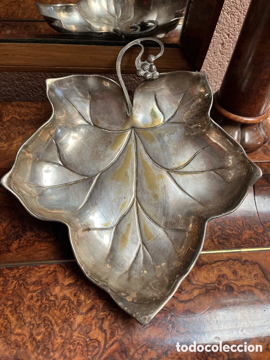 Vintage: Bandeja de metal plateado con forma de hoja. - Foto 2