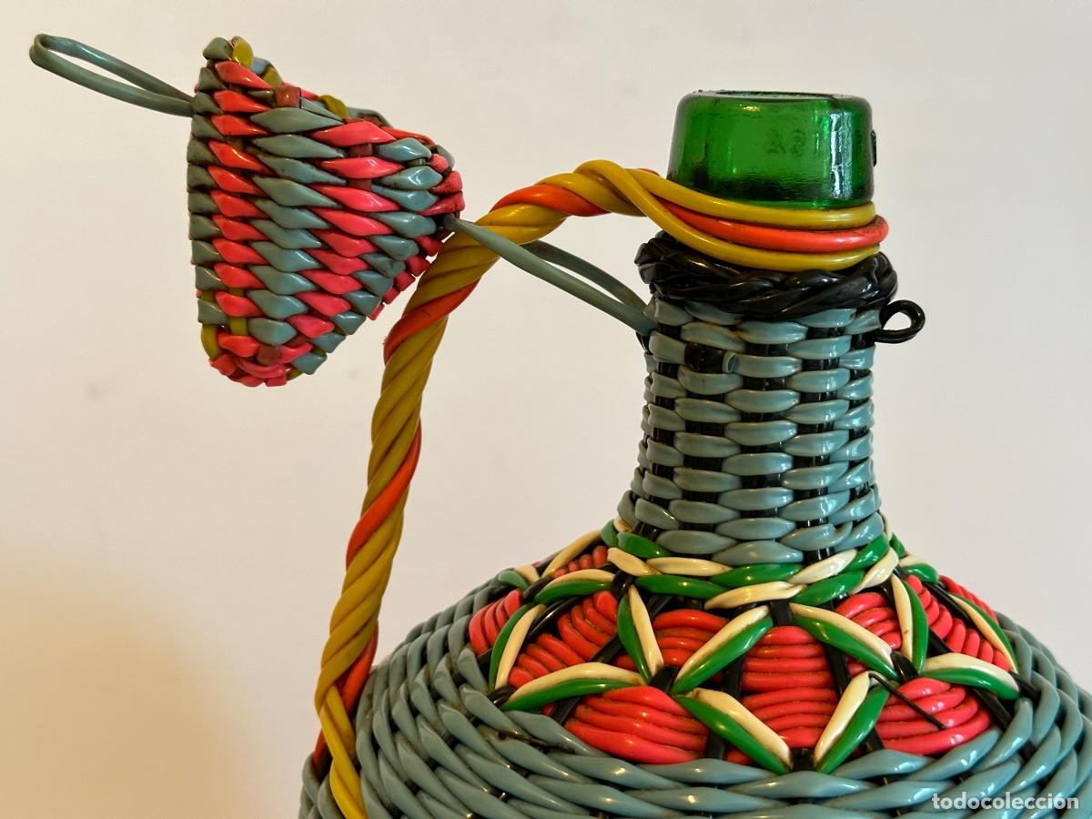 Vintage: Botella Viresa, forrado scoubidou - Foto 1