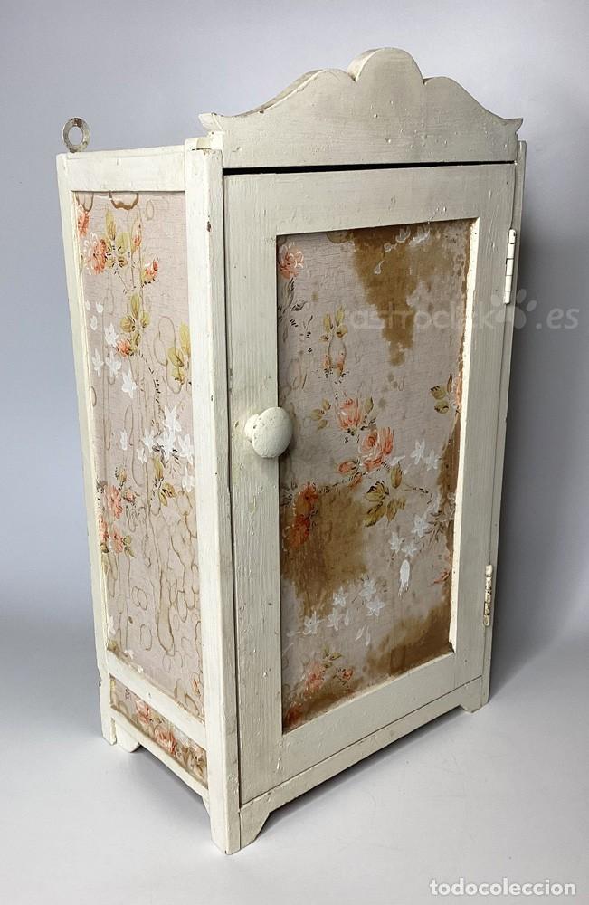 antiguo armario botiquin en madera, pintado y e - Compra venta en  todocoleccion
