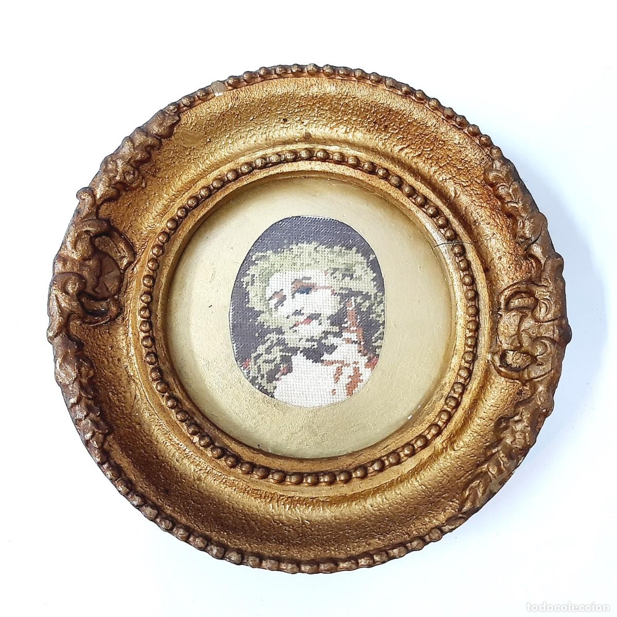 Vintage: Vintage small round framed tapestry gobelin(14.2)
