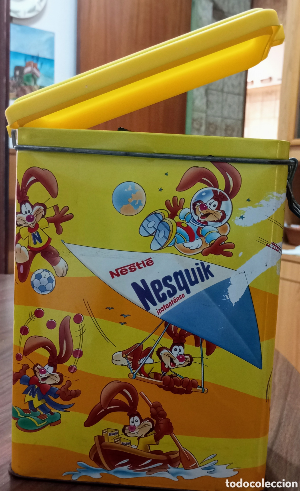 Vintage: Caja met&aacute;lica de Nesquik - Foto 1