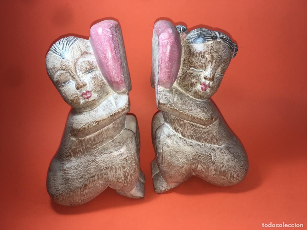 Vintage: PAREJA DE APOYALIBROS DE MADERA - Foto 1