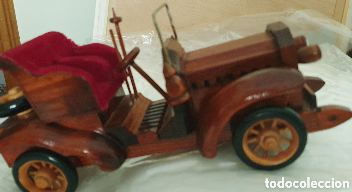 Vintage: COCHE ANTIGUO DE MINIATURA DE MADERA - Foto 2