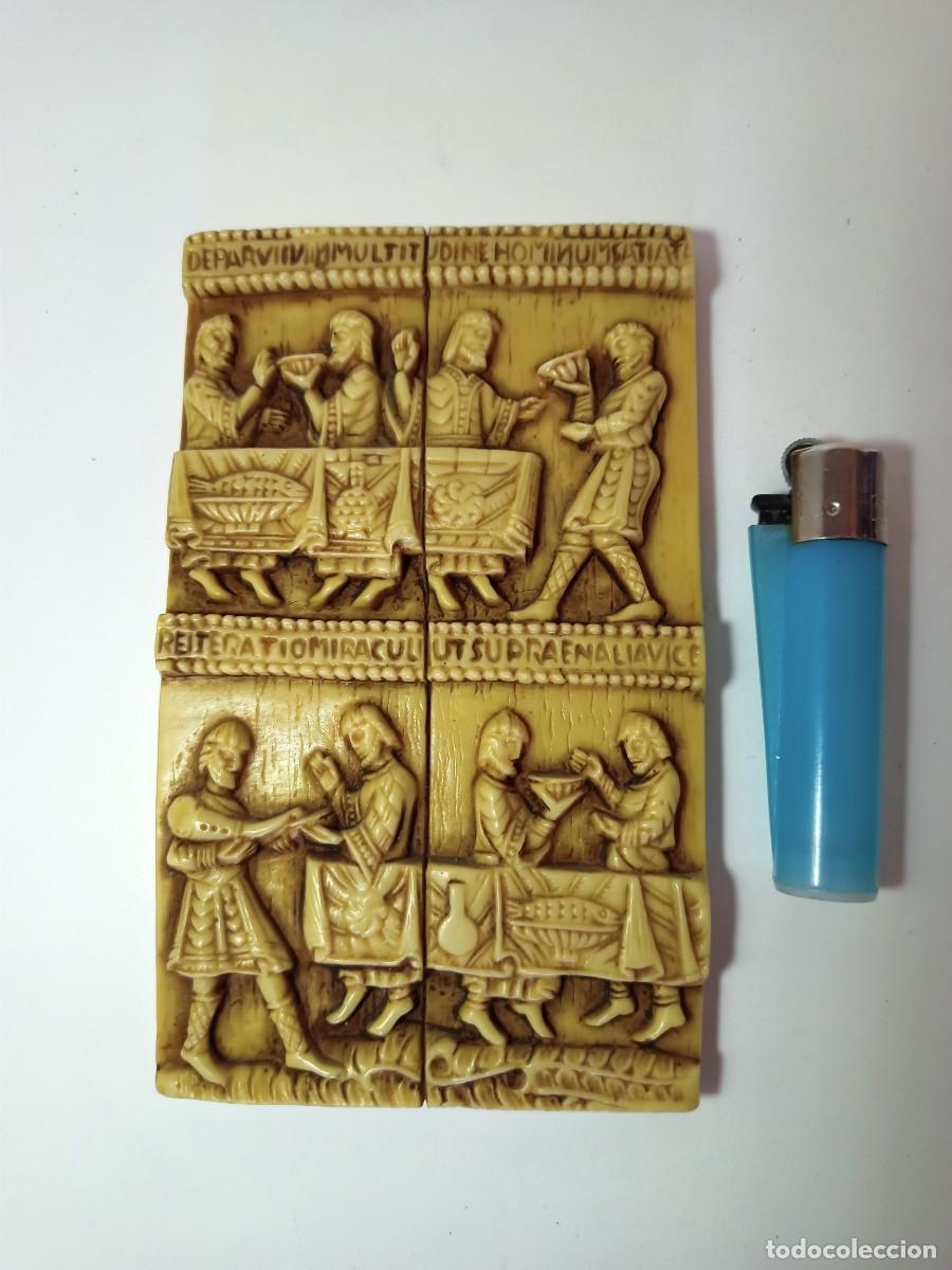 Vintage: Tablilla bajo relieve en resina