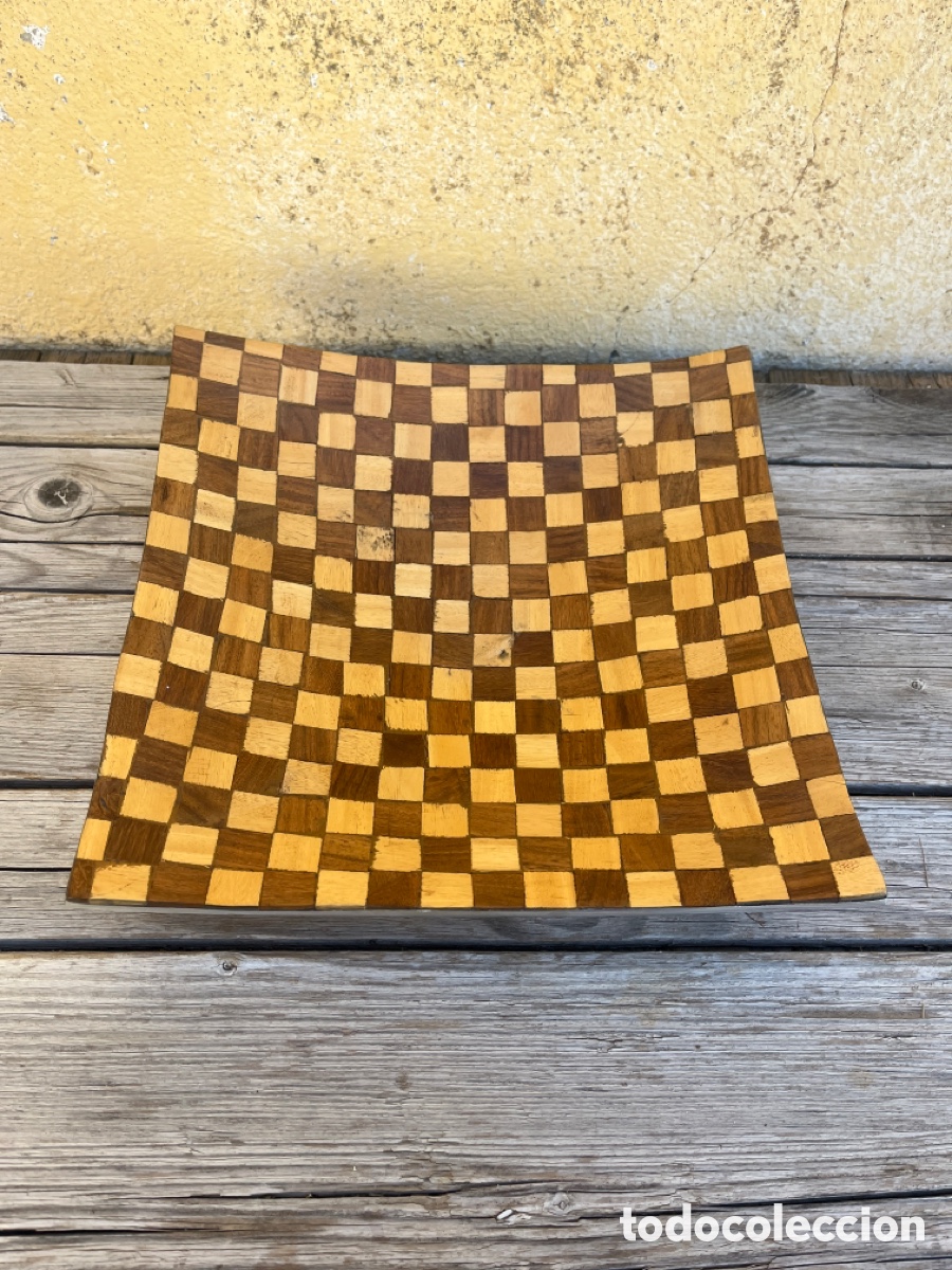 Vintage: Centro de mesa de metal y madera, damero.