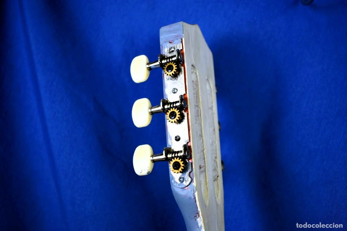 Vintage: Guitarra de madera decorativa - Foto 8