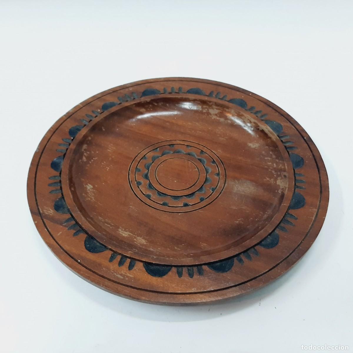 Vintage: Plato decorativo de madera tallada(12.3)
