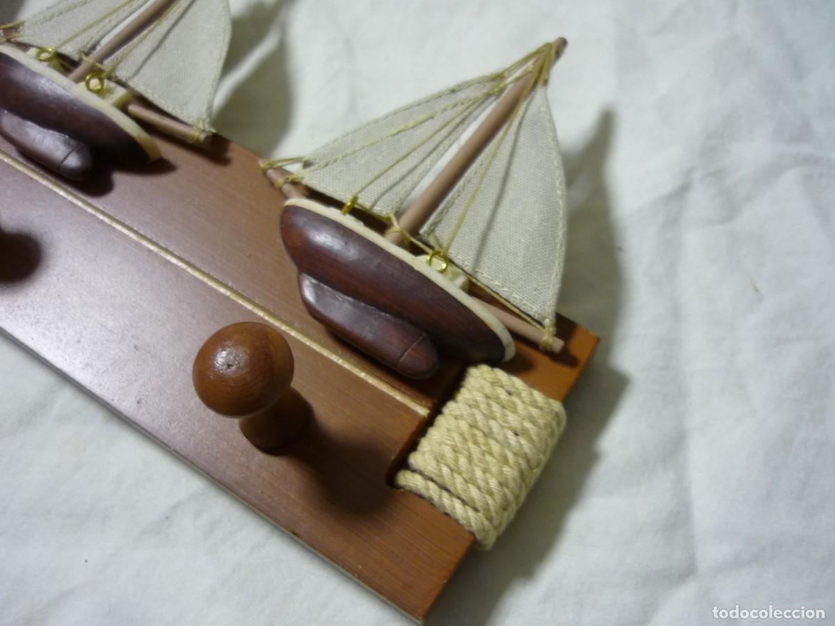 Vintage: Percha con barcos en tela, madera y cuerda - Foto 3