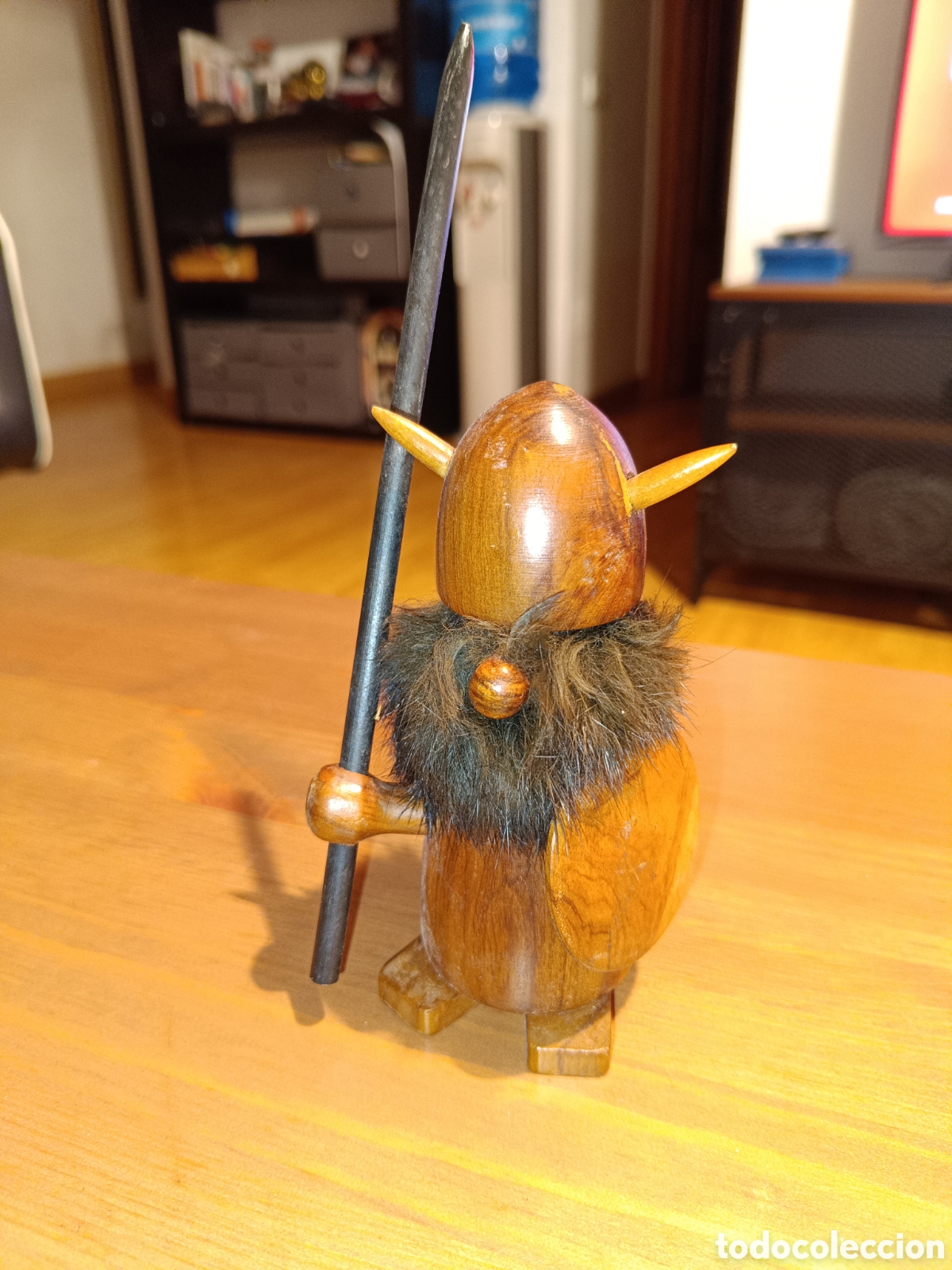 Vintage: Vikingo de madera marcado Oliv Art