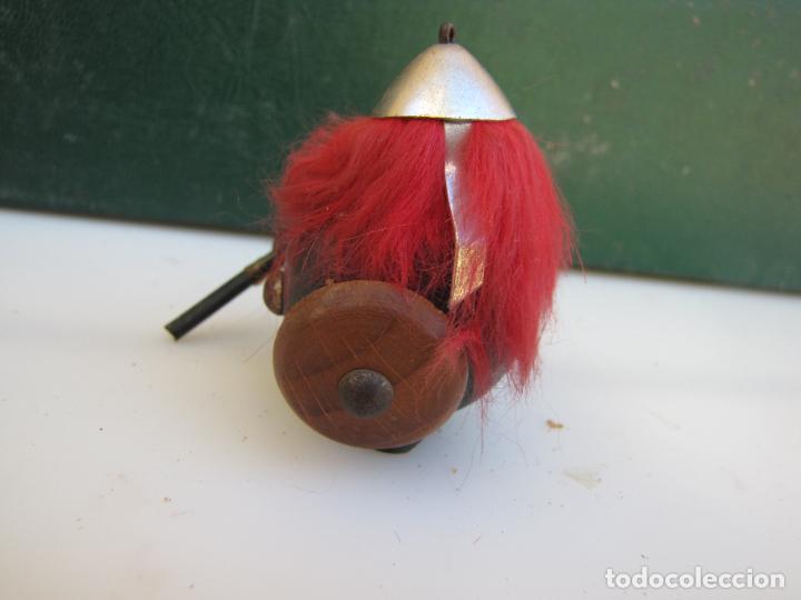 Vintage: 80.- Vikingo de madera - Foto 5