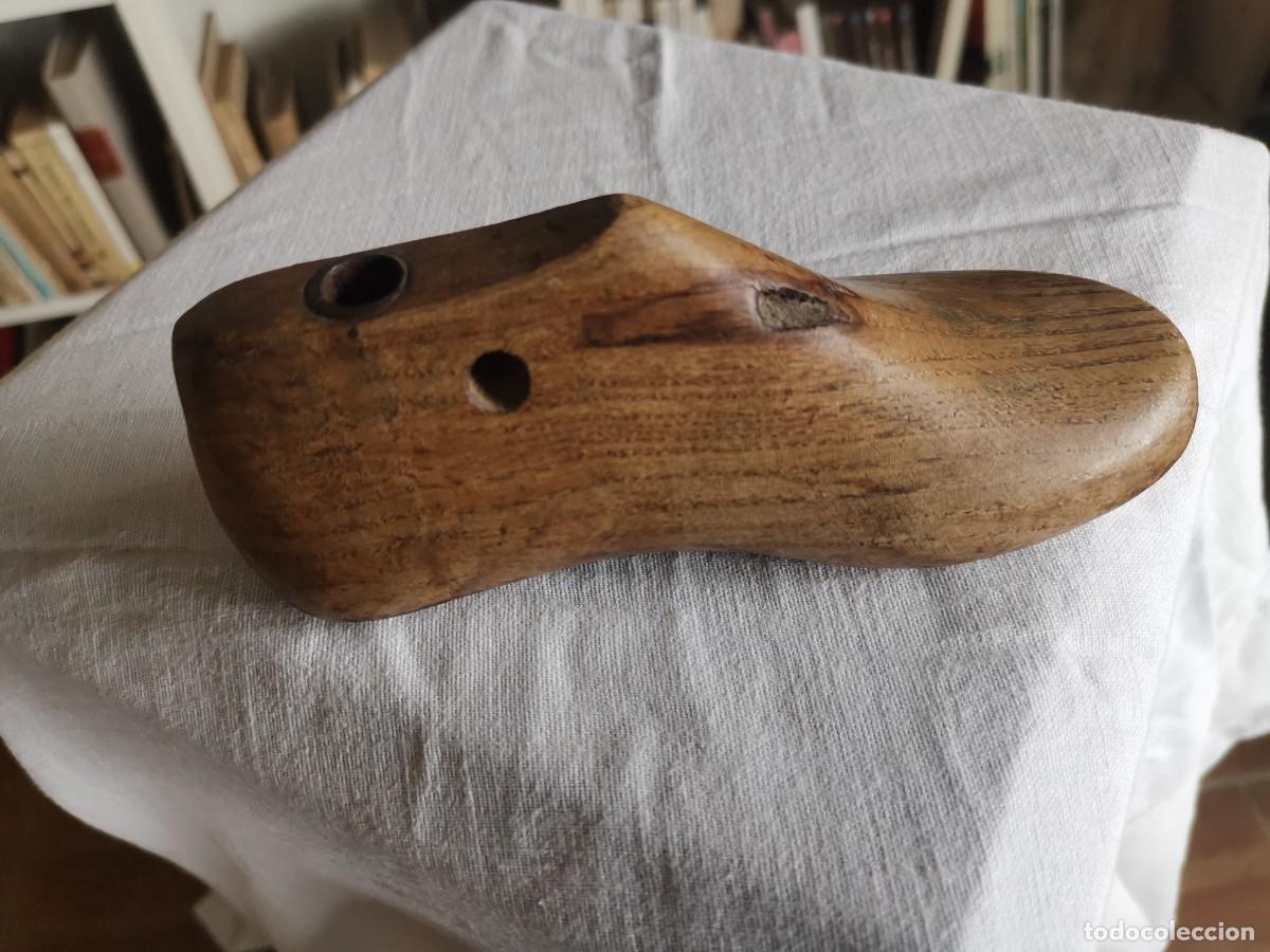 Vintage: Peque&ntilde;a horma de madera de zapato de ni&ntilde;o.