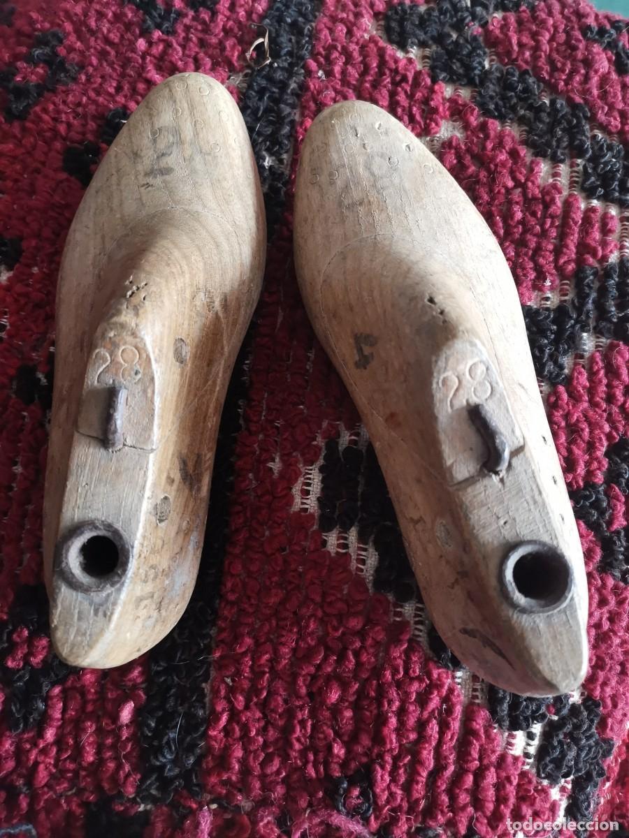 Vintage: Pareja de hormas de zapato de madera. Ni&ntilde;o.