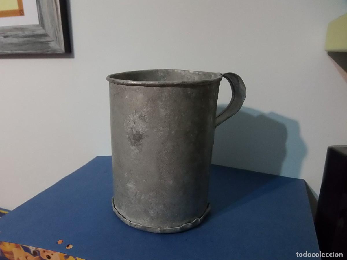Vintage: JARRA LECHERA DE ALUMINO - HECHA A MANO - ALTO 13,5 CM.