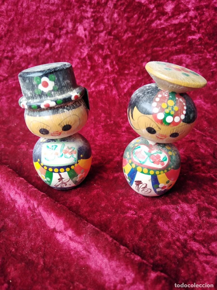 Vintage: Souvenir adquirido en Corea en los a&ntilde;os sesenta del pasado siglo representando una pareja vestida
