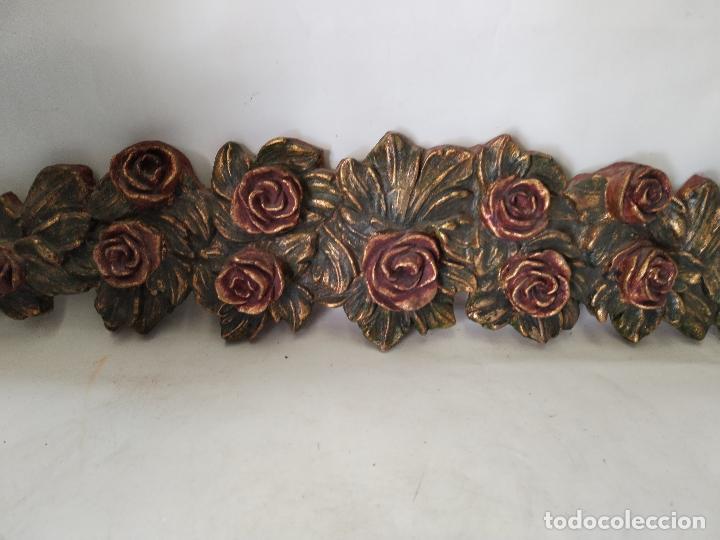 Vintage: copete flores de poliuretano