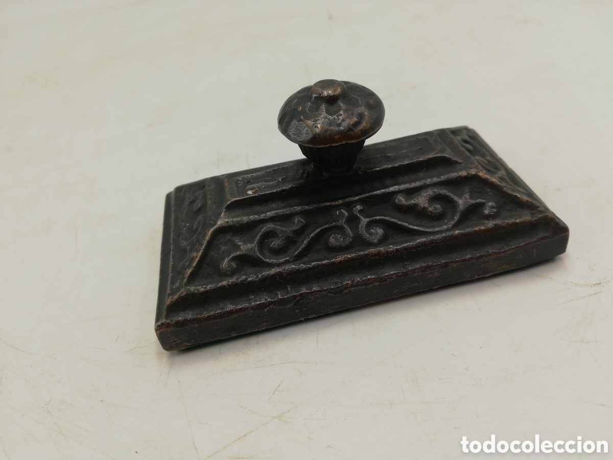 Vintage: Pisapapeles de bronce labrado. - Foto 2