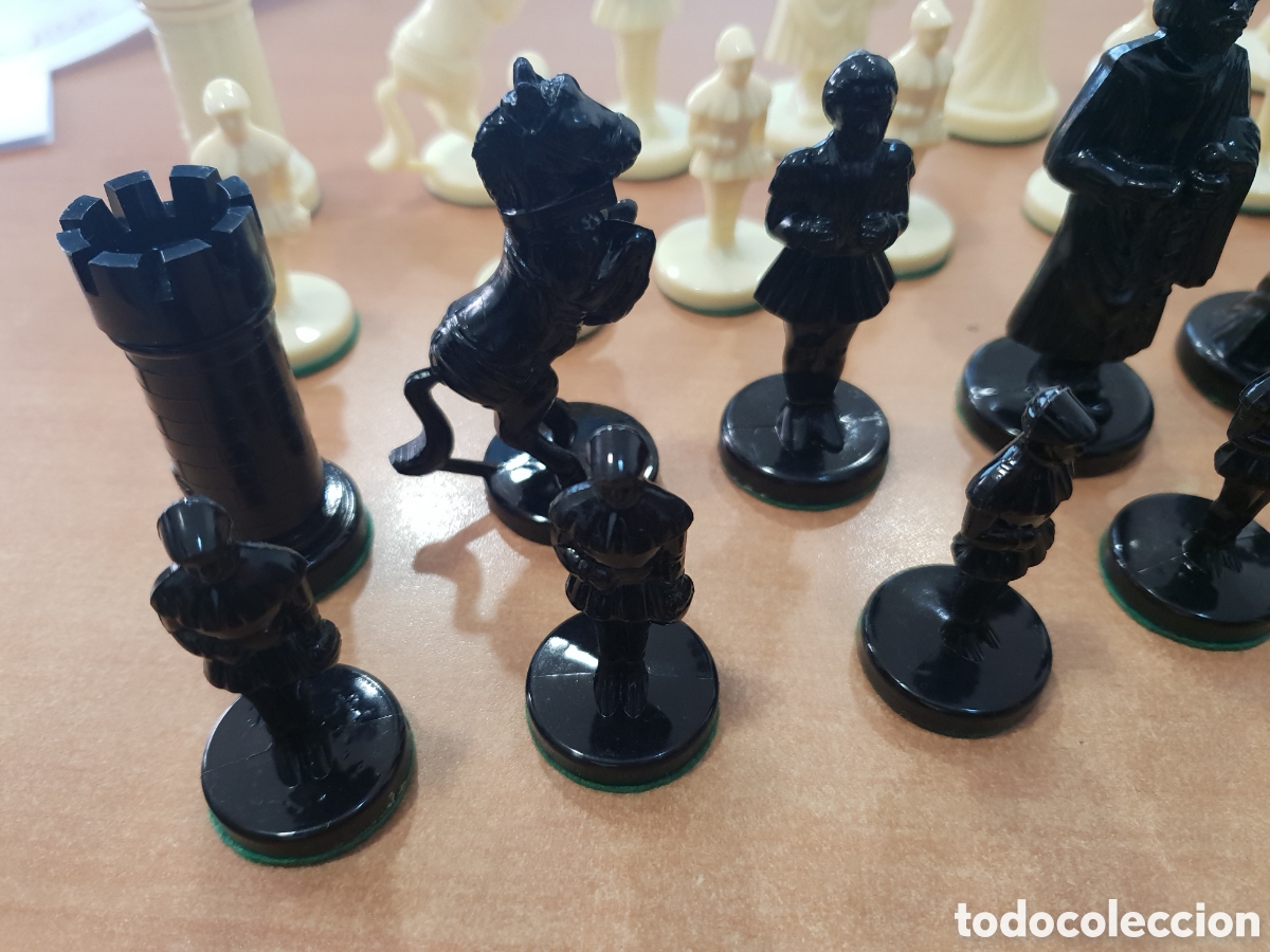 Vintage: Figuras de ajedrez de pl&aacute;stico - Foto 3
