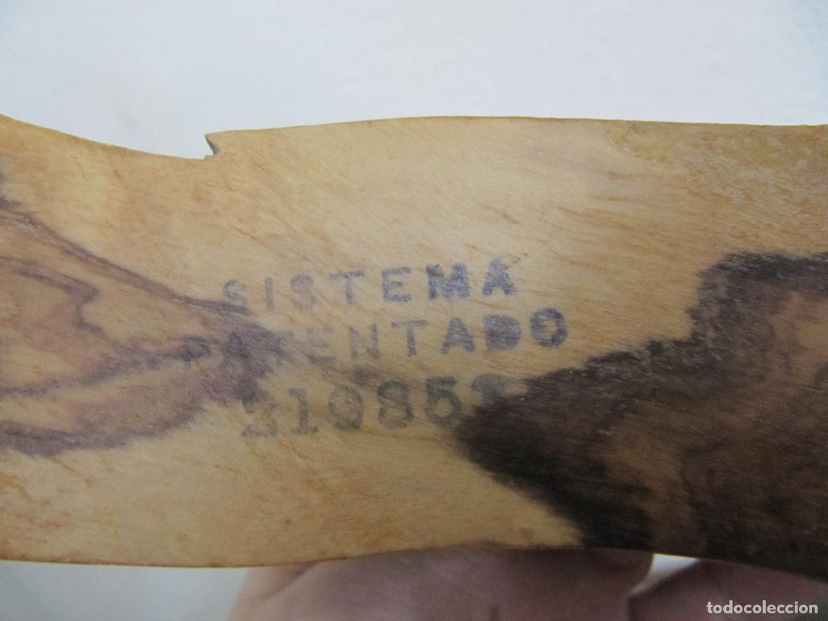 Vintage: PEZ SERVILLETERO DE MADERA TALLADA - Foto 6
