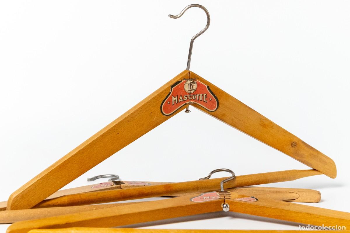 Vintage: Perchas francesas Mascotte, 1950. Lote de 3 unidades