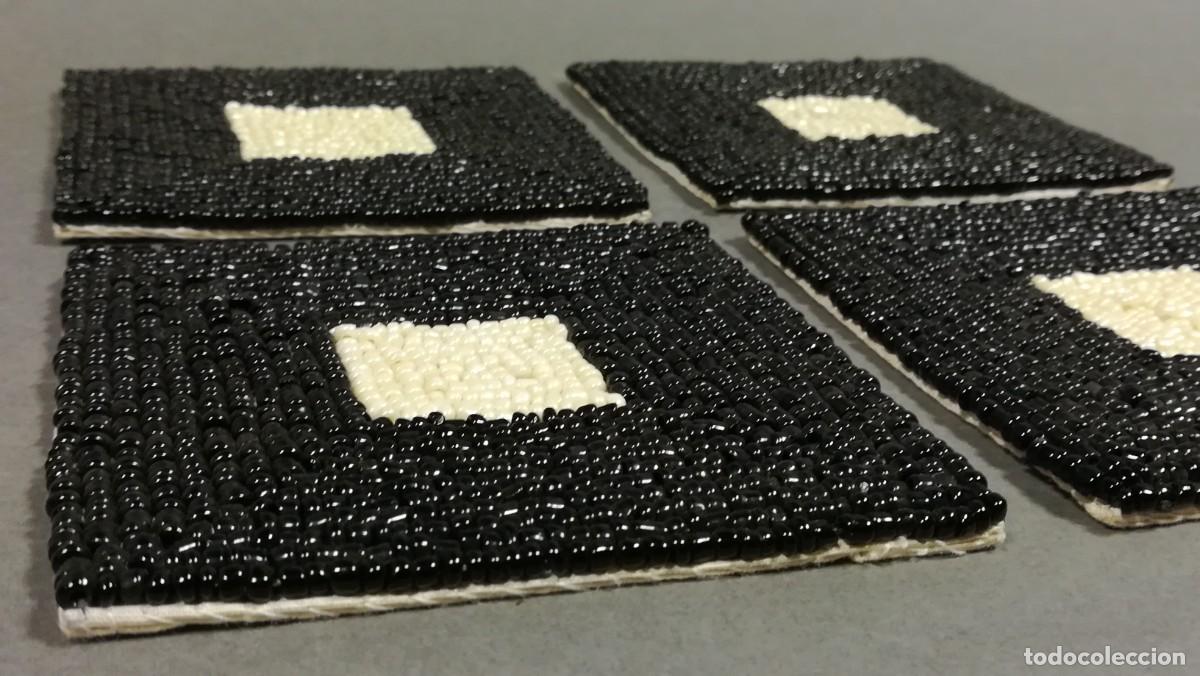 Vintage: POSAVASOS DE TELA CUENTAS DE VIDRIO