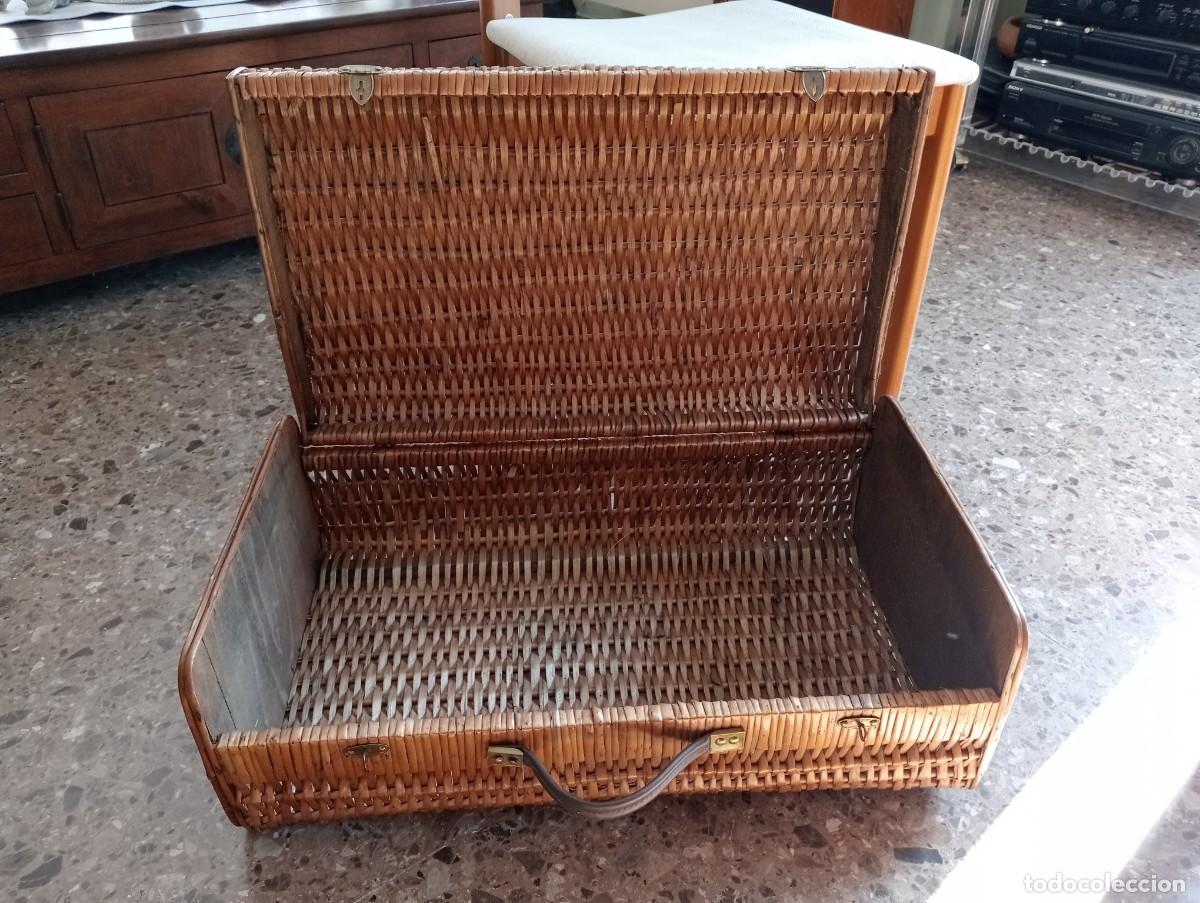 Vintage: Antigua maleta de mimbre. - Foto 1