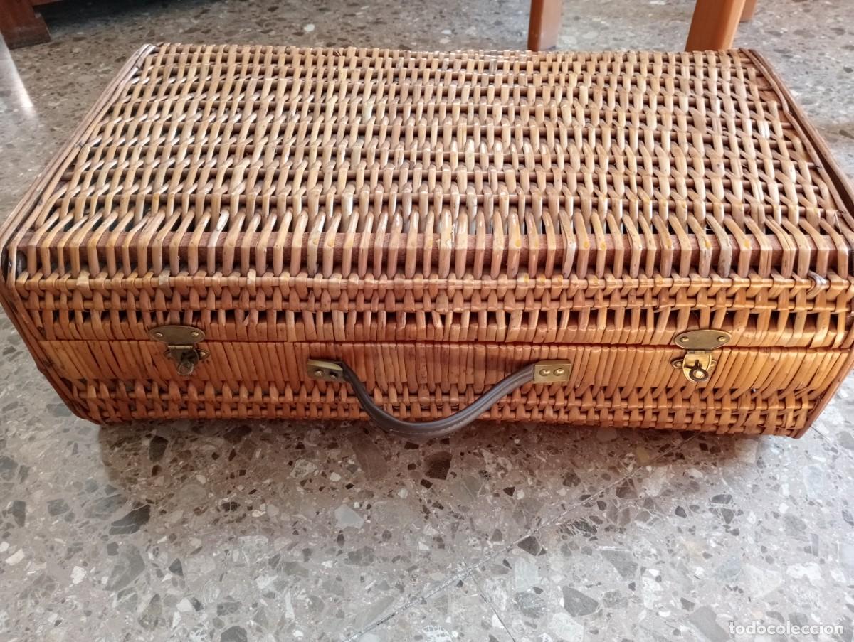 Vintage: Antigua maleta de mimbre. - Foto 9