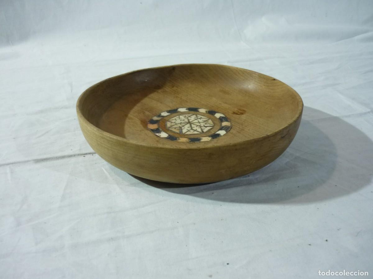 Vintage: Plato de madera con incrustaciones de hueso - Foto 3