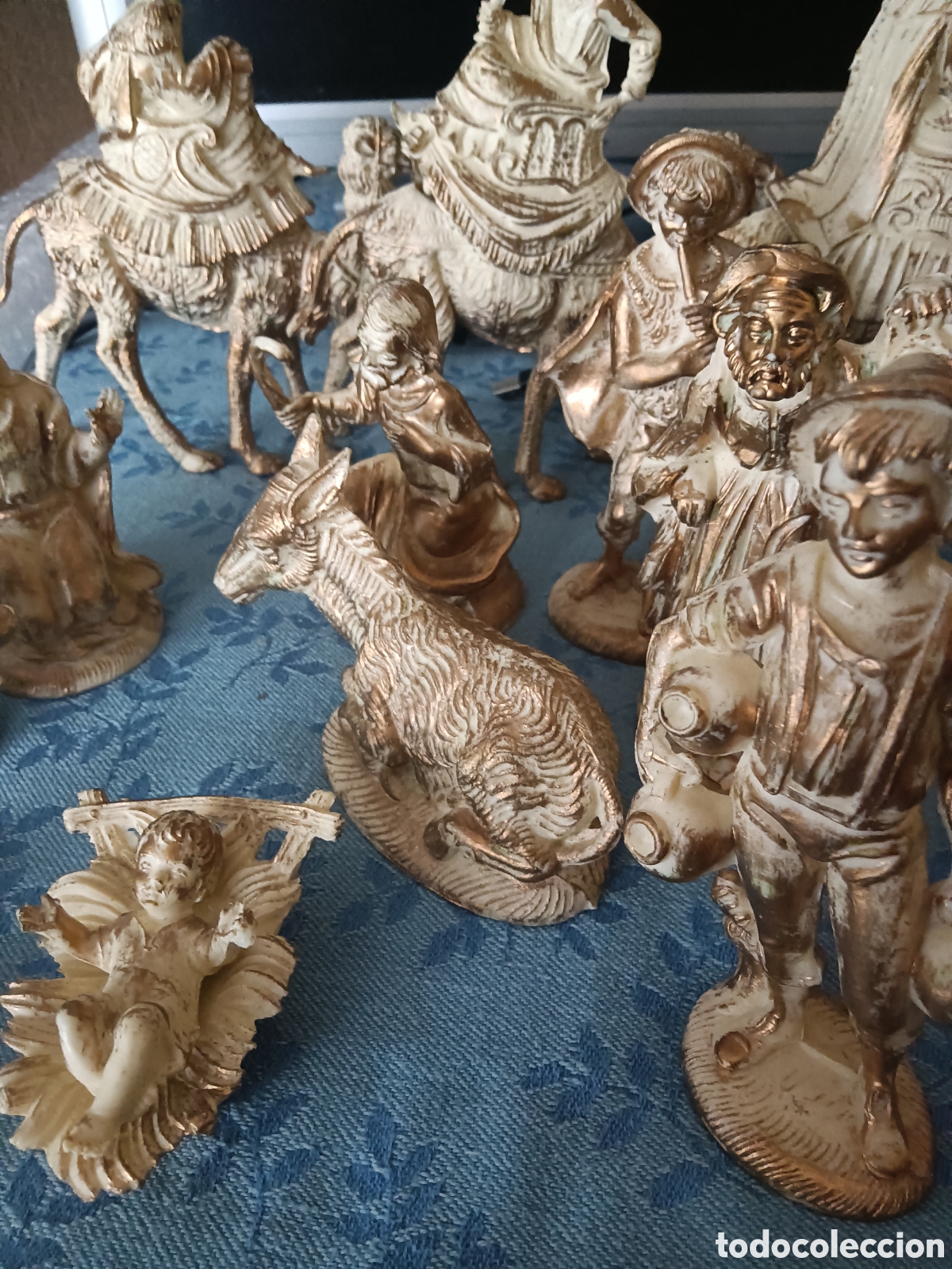 Vintage: Nacimiento en pl&aacute;stico pintado en dorado - Foto 5