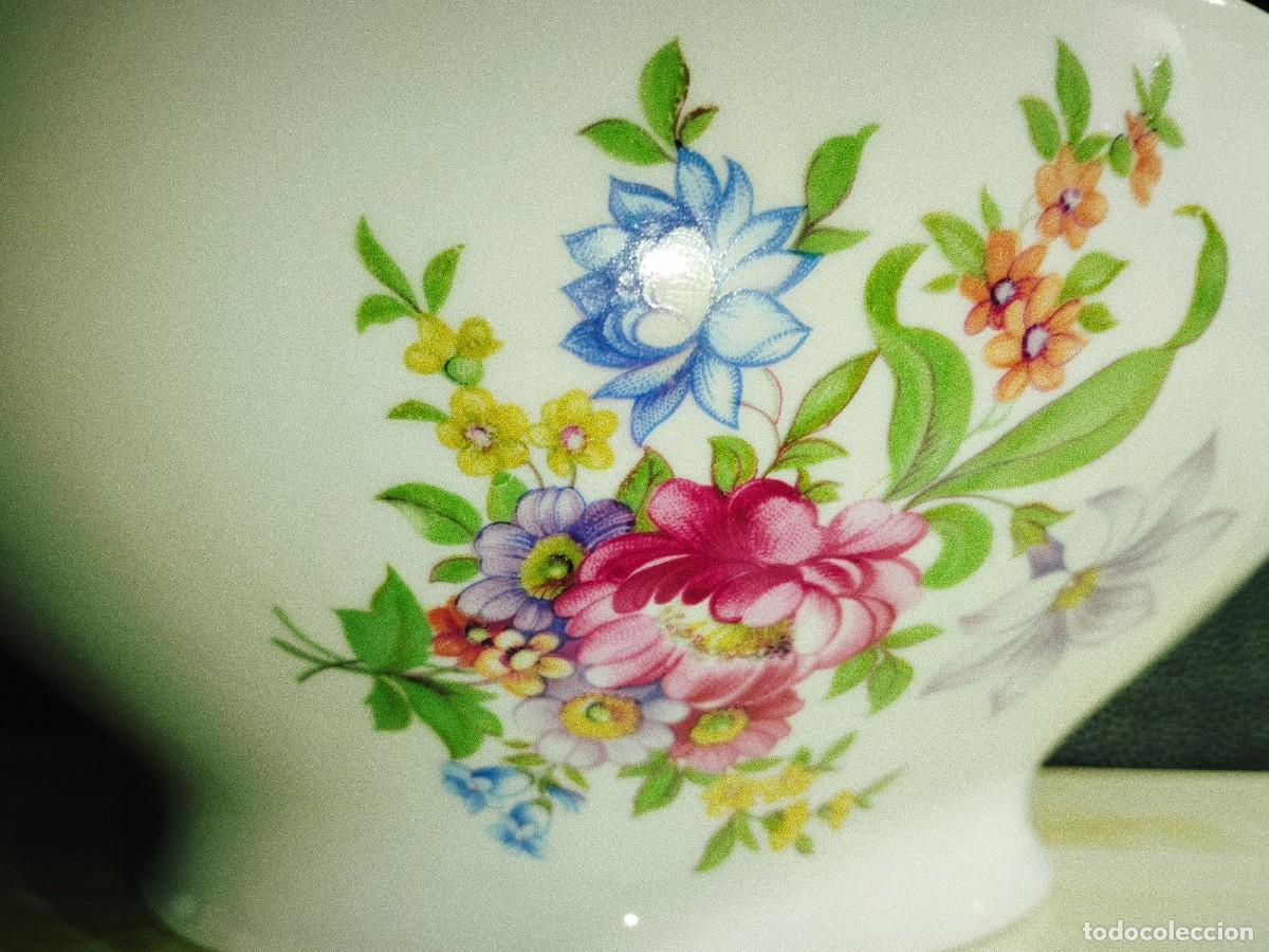 Vintage: Sopera de porcelana . - Foto 2
