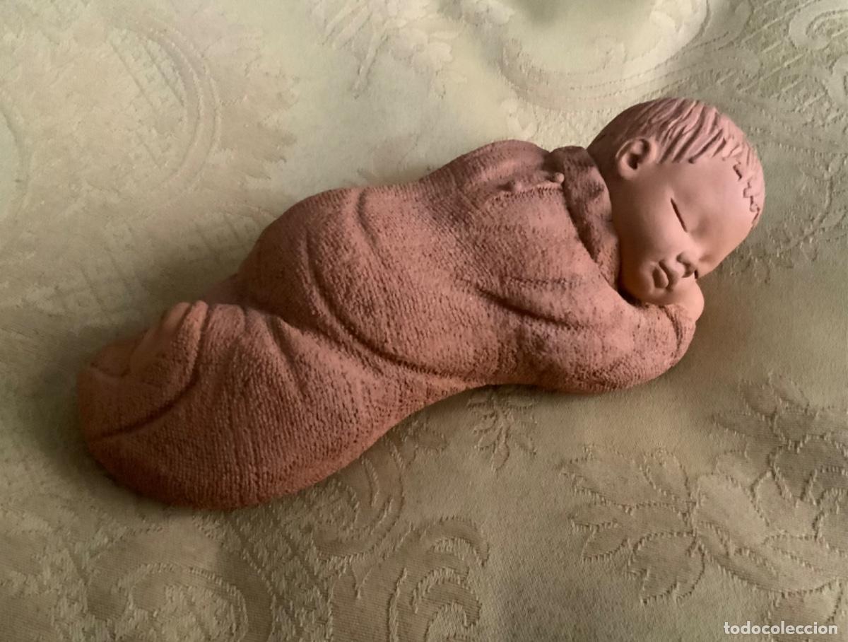Vintage: BEBE DURMIENDO DE TERRACOTA - Foto 3