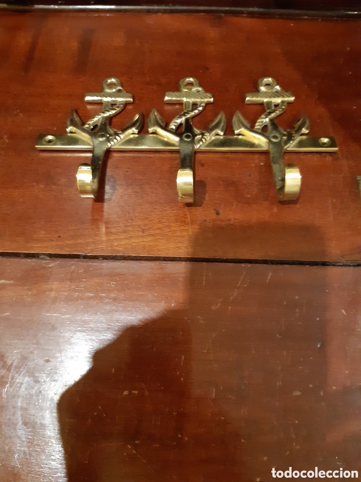 Vintage: Peque&ntilde;a percha lat&oacute;n para llaves