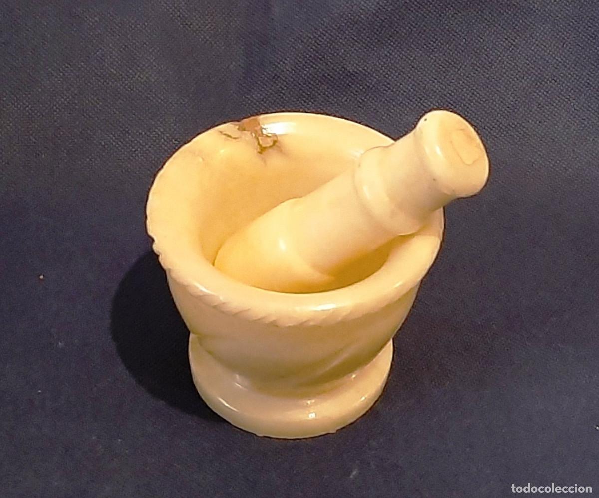 Vintage: Antiguo mortero de m&aacute;rmol crema