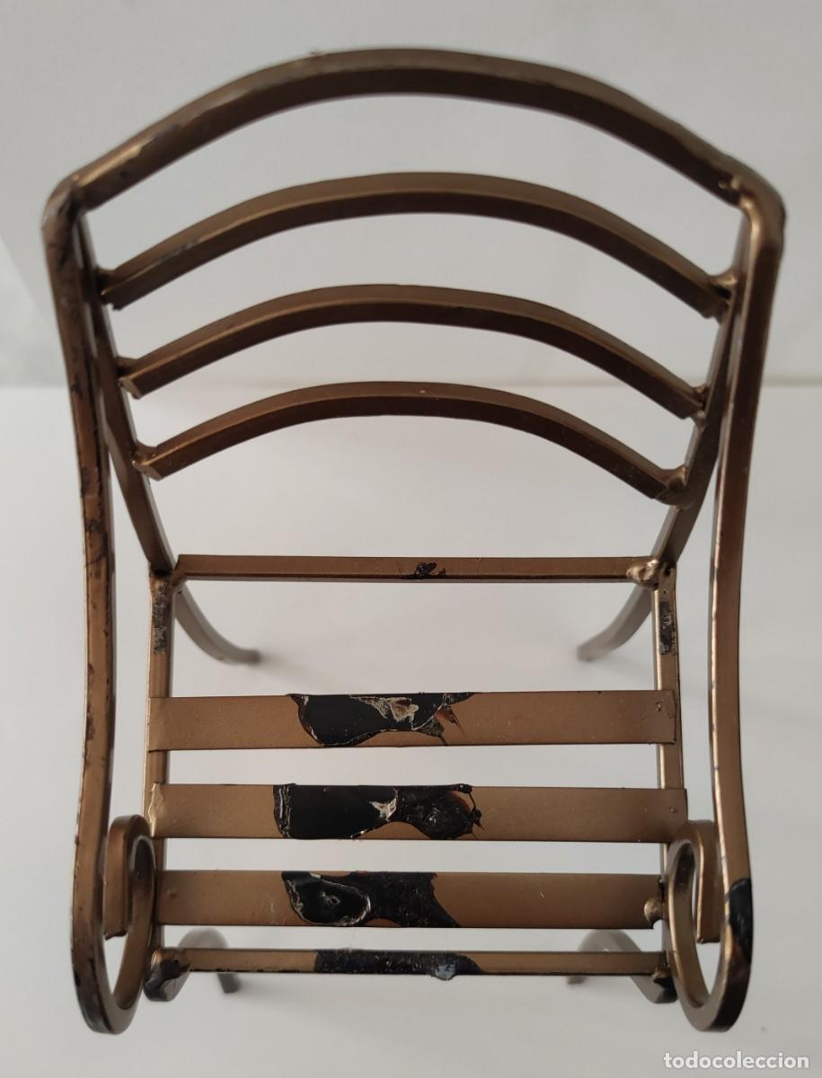 Vintage: Silla de Metal Dorada - Foto 7