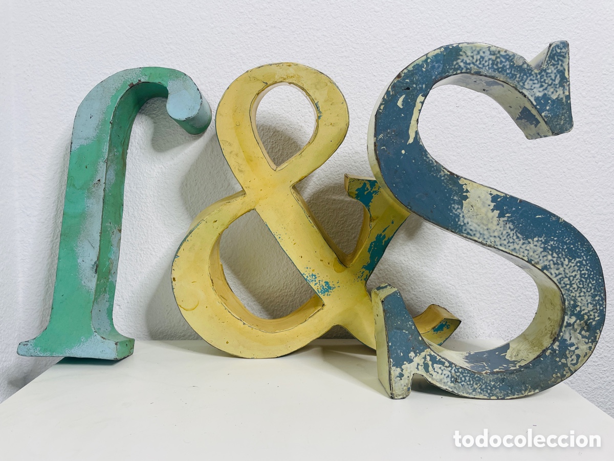 Vintage: Letras met&aacute;licas antiguas Vintage