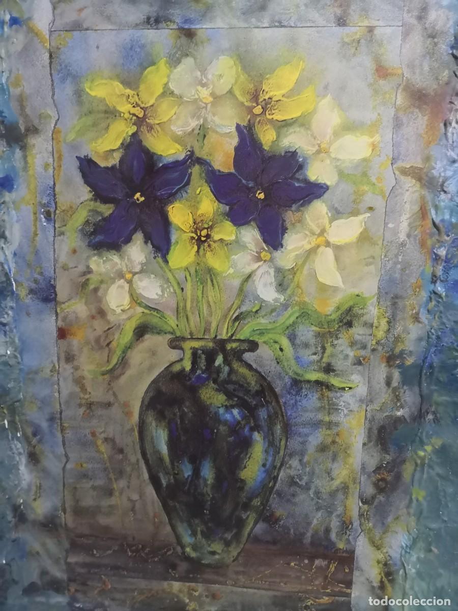 Vintage: Bodeg&oacute;n florero flores l&aacute;mina, retocada escayola pintada sobre madera medida 70X50 cms.