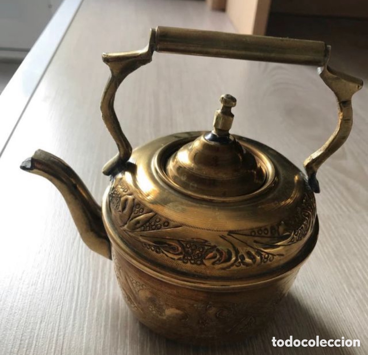 Vintage: Tetera metal dorado - Foto 1