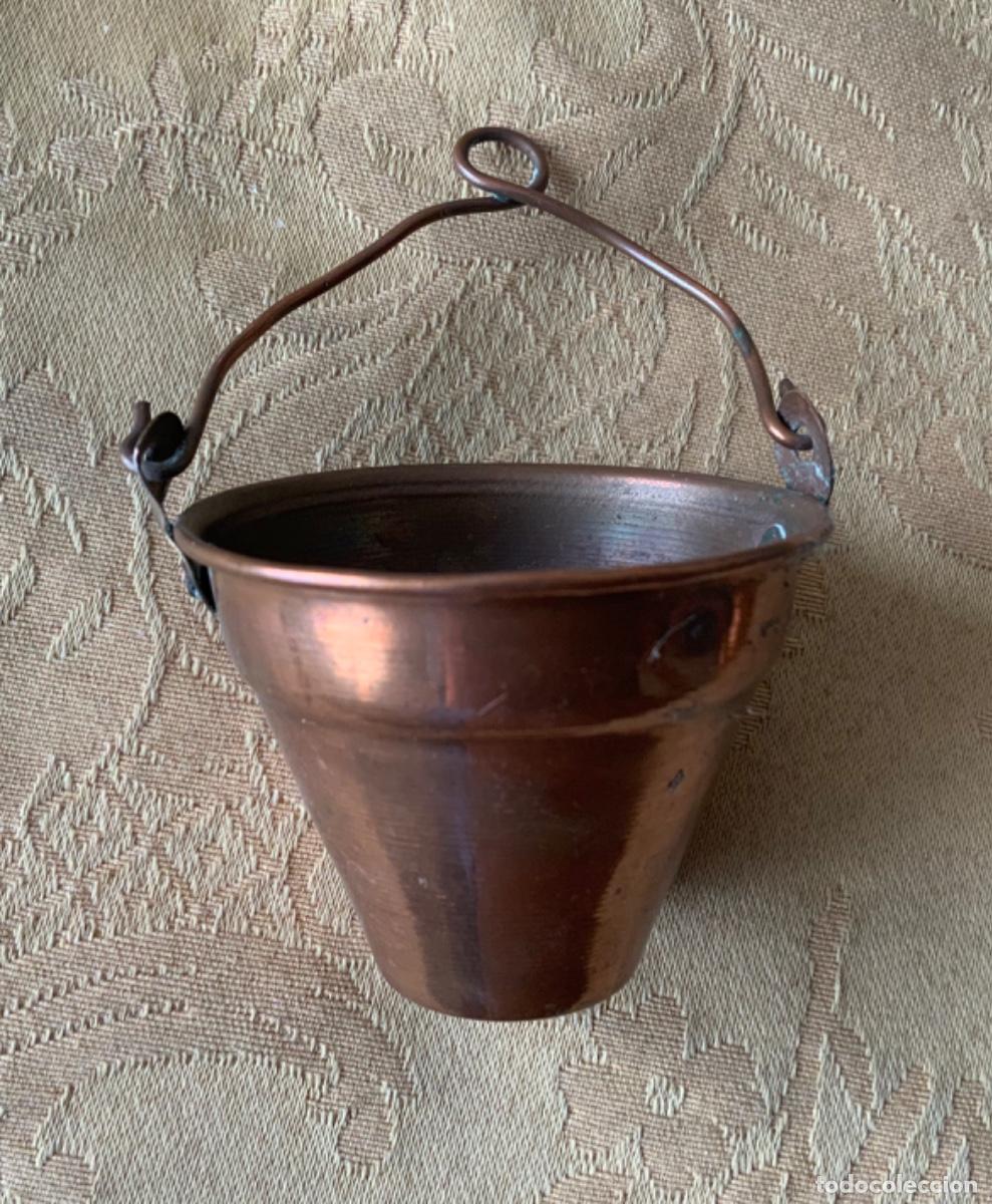 Vintage: 2 PEQUE&Ntilde;OS JARRONES DE COBRE LABRADOS y UN CUBO - Foto 8