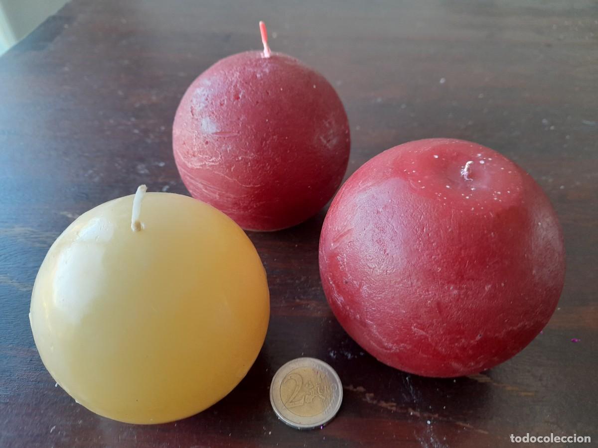 Vintage: Una vela decorativa vintage de forma esf&eacute;rica de color rojo o amarillo, 3 unidades a elegir