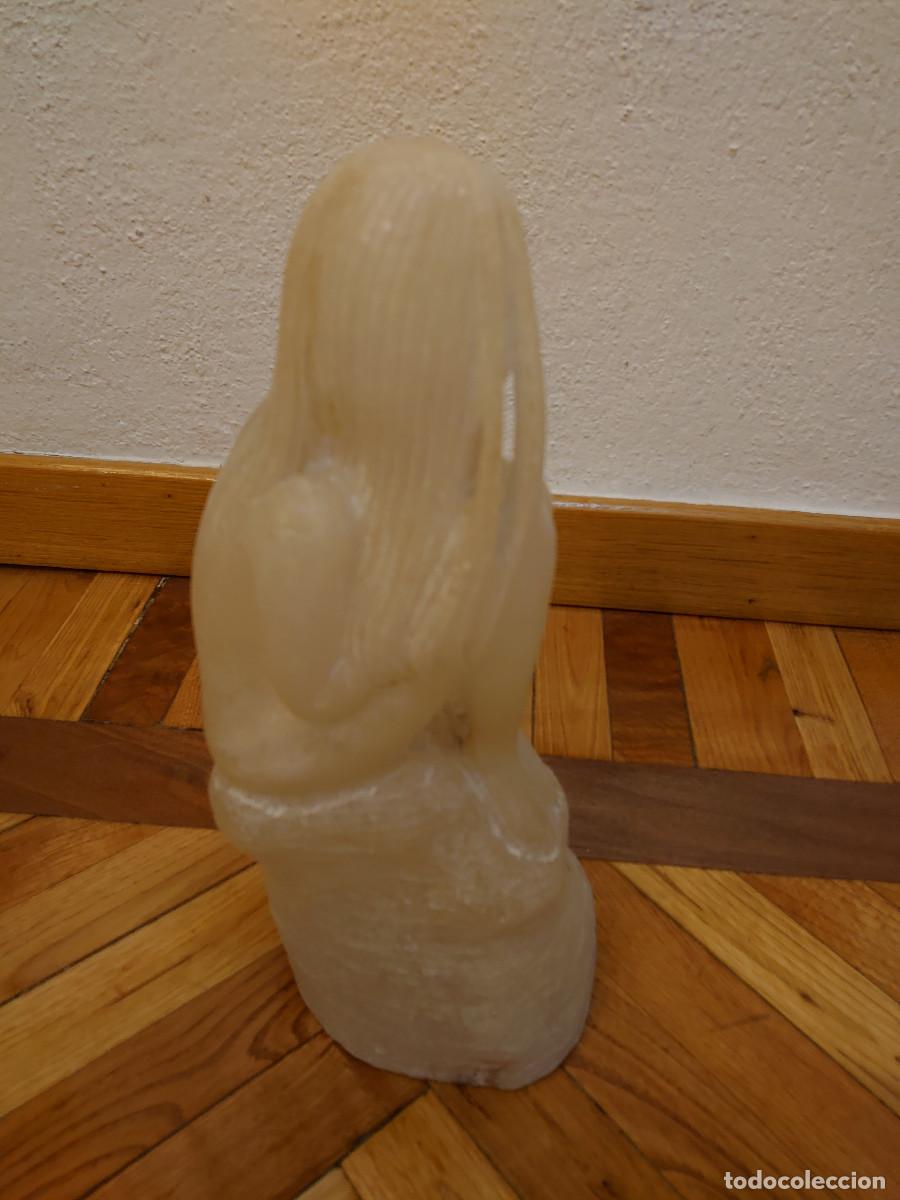 Vintage: Figura de piedra mujer. - Foto 3