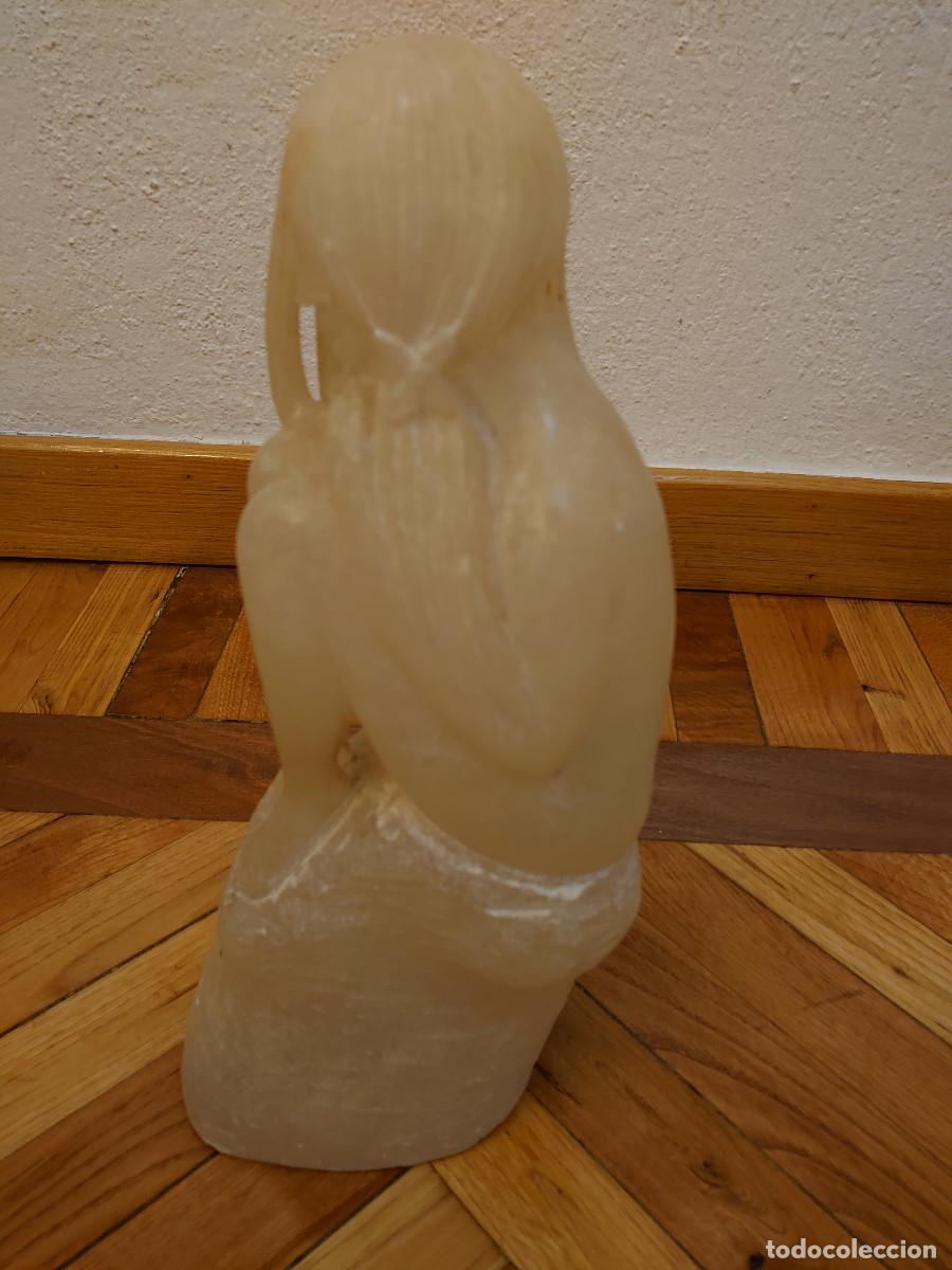 Vintage: Figura de piedra mujer. - Foto 5