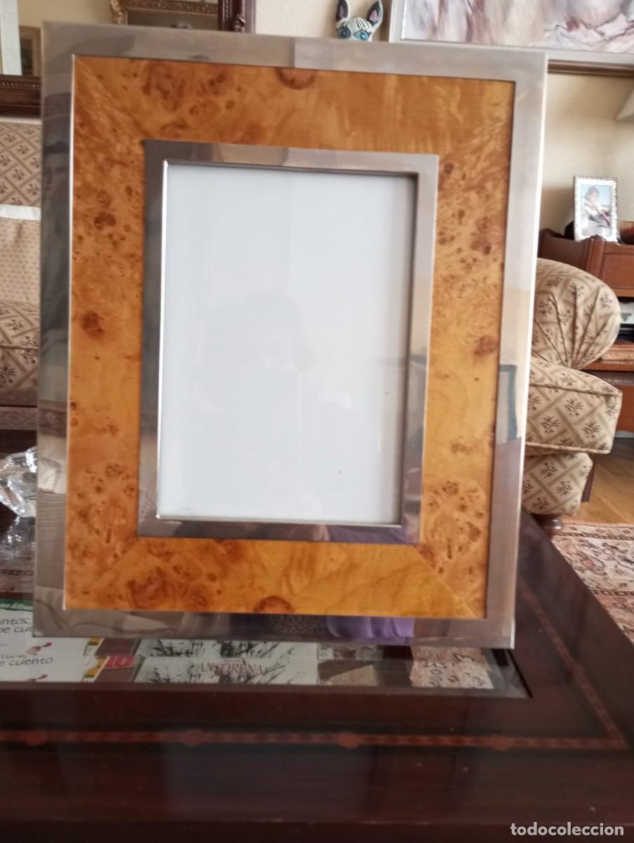Vintage: Marco de metal plateado y madera de ra&iacute;z en muy buen estado