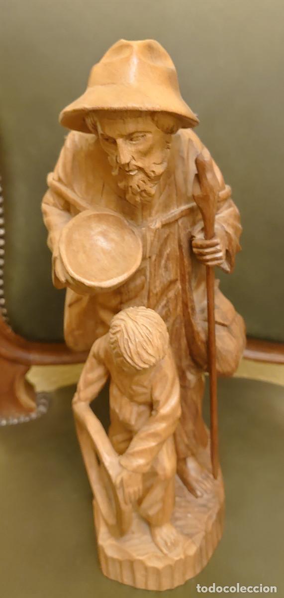 Vintage: Figura de madera tallada de anciano. - Foto 1