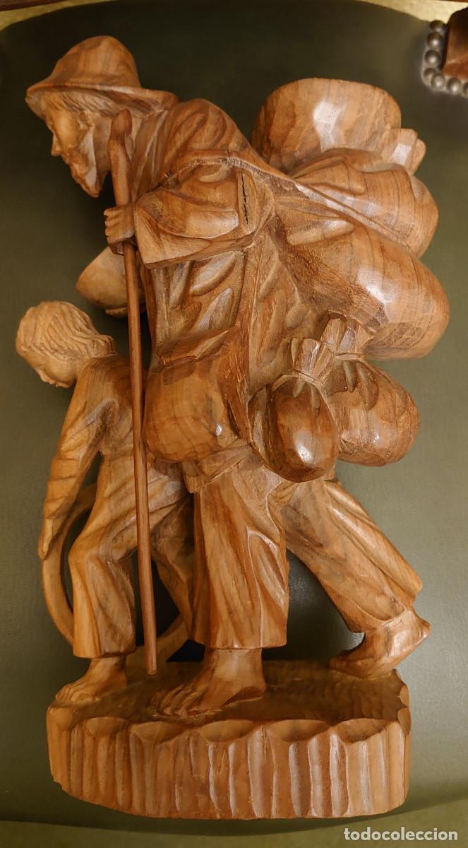 Vintage: Figura de madera tallada de anciano. - Foto 4