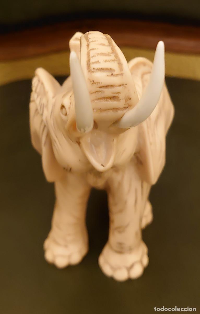 Vintage: Elefante de resina peque&ntilde;o. - Foto 2